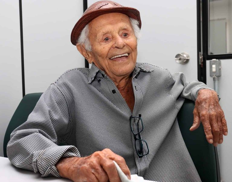 Descubra os 5 segredos de vitalidade do idoso de 102 anos que pesca, dirige e administra duas fazendas sozinho