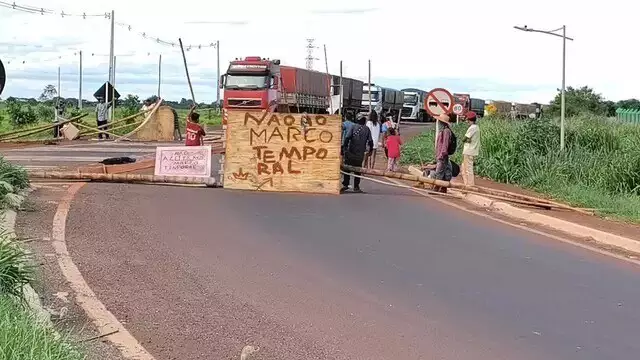 Indígenas mantêm bloqueio pelo 2º dia e pressionam STF contra marco temporal