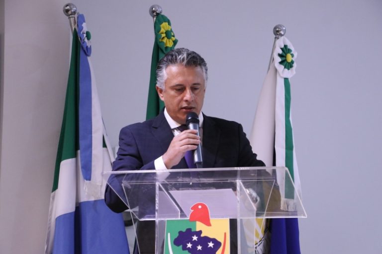Vereador Rener Barbosa pede mais incentivo ao esporte nas escolas e informações sobre Programa Ação Jovem